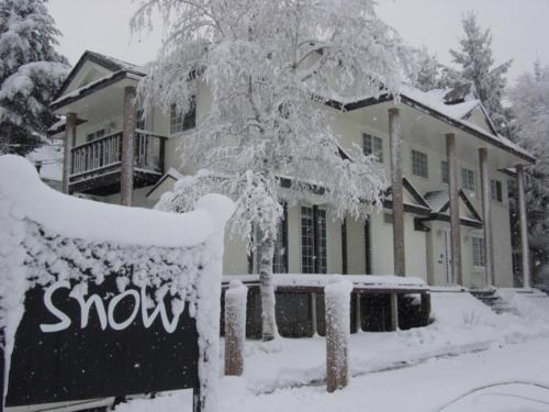 Pension Snow