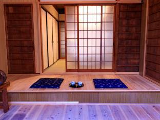 (Legal) K-style, a house near the Golden Pavilion