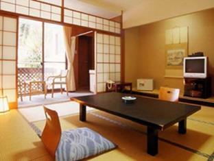 Nanki Shirahama Onsen Shirahamakan