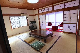 Private Group room shared bathroom and Kitchen