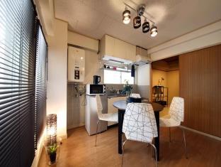 EX Minamisenba Apartment202