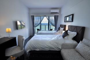 Beachfront Tower Mihama byDSH