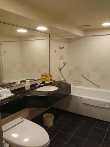 Hamilton Hotel -Red-