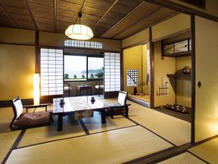 Charoku Bekkan Hotel