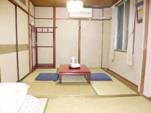 Kasuga Ryokan Hotel