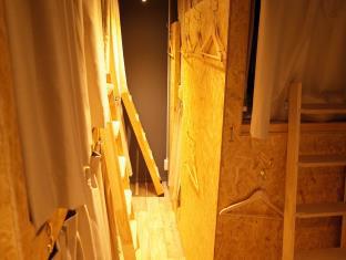 Shinjuku bnbplus Capsule hotel Female only