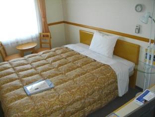 Toyoko Inn Yokohama Shinkoyasu Ekimae