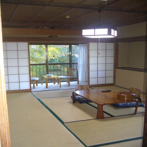 Sengokuhara Onsen Rokurobee Ryokan